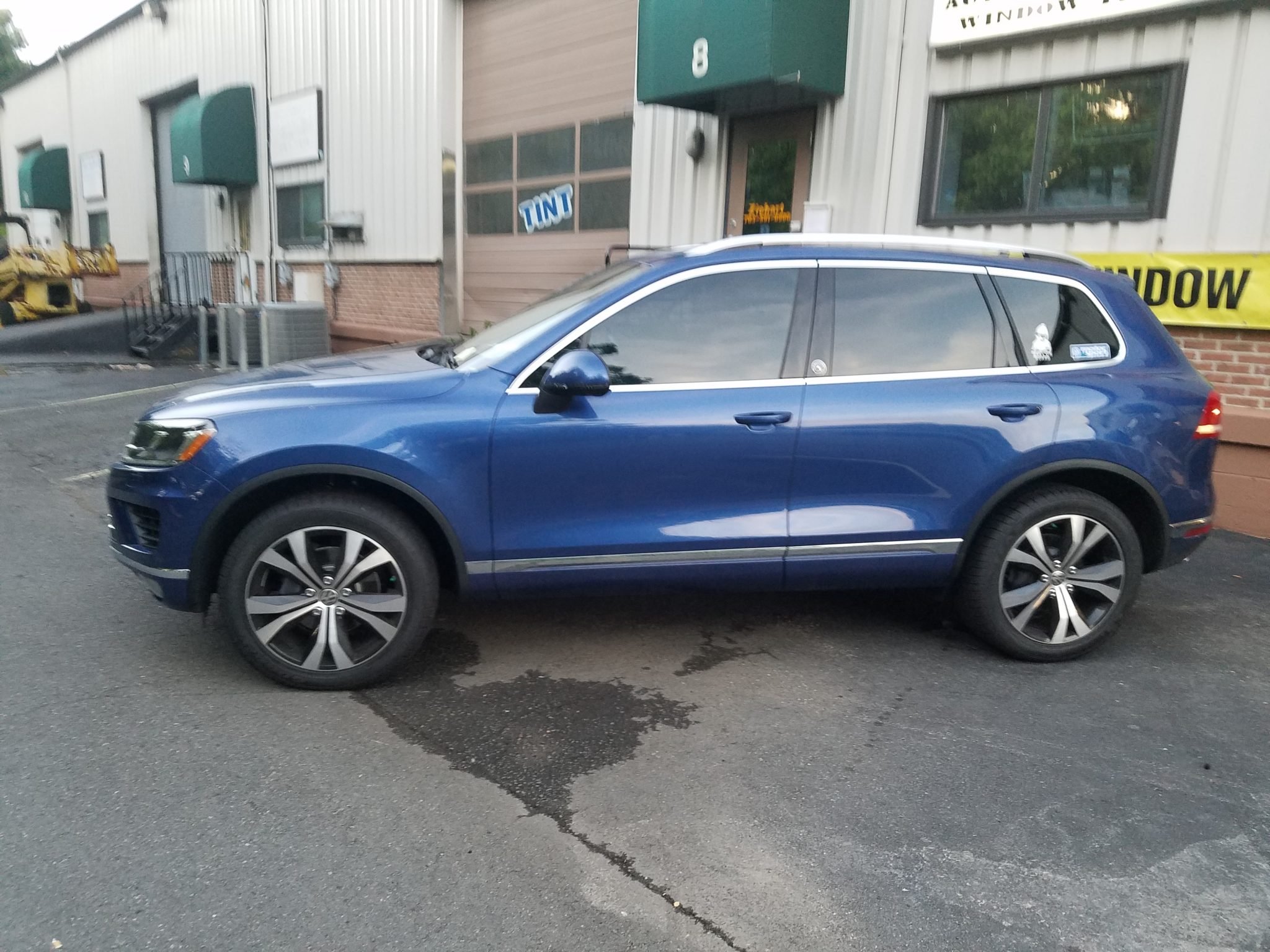 Vehicle underbody receiving professional rust protection